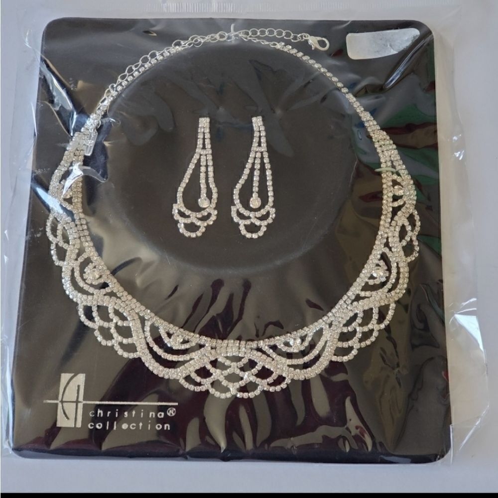 ‎Elegant Rhinestone Decor Shocker Necklace & Earrings